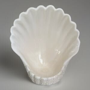 Vintage Royal Haeger #282-46 White Seashell Nautical Popcorn Pottery 9"